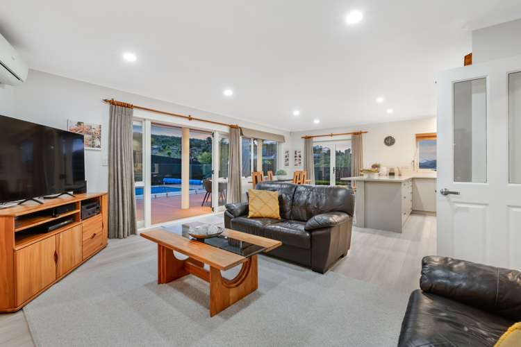 14 Astor Place Orewa_12