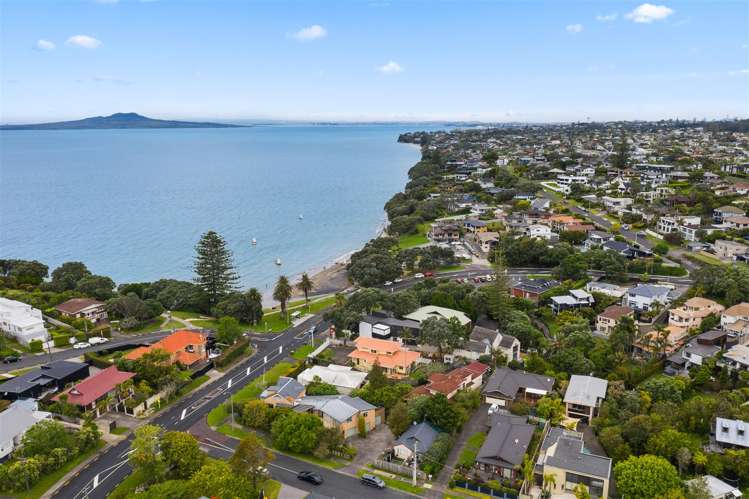 484 Beach Road Murrays Bay_33