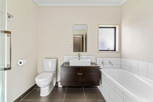 230/172 McLeod Road Te Atatu South_4