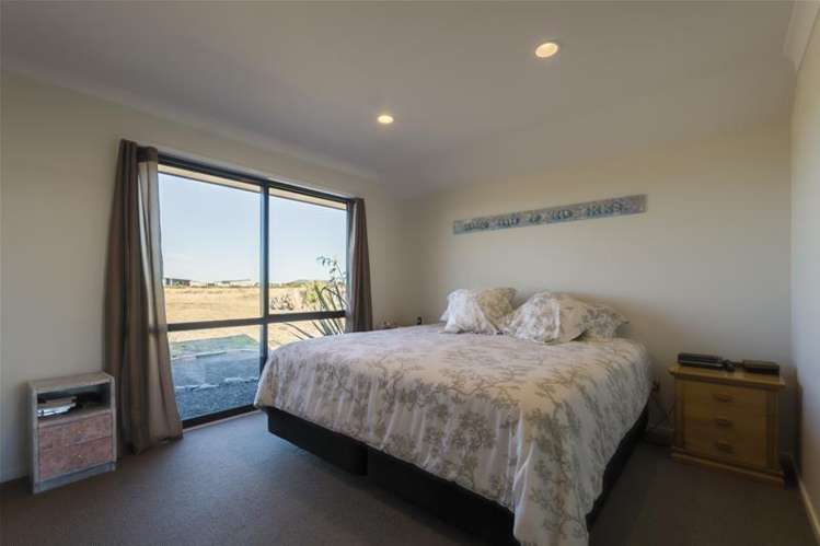 19 Shoreline Place Rarangi_9