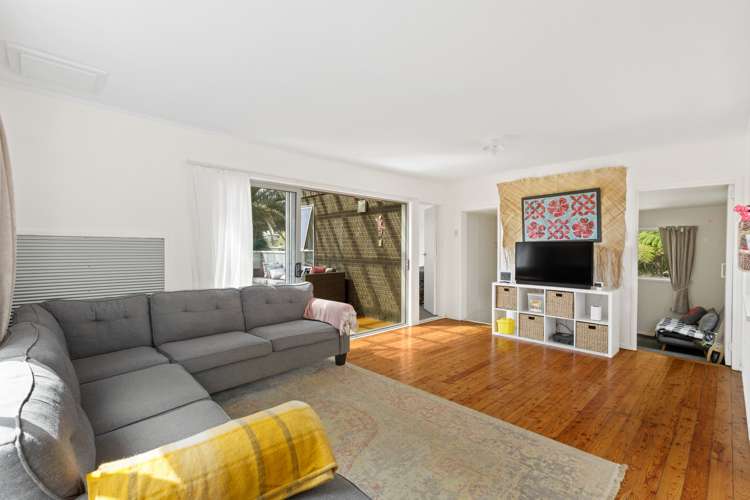 29 Elliston Crescent Stanmore Bay_4