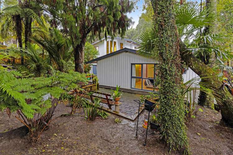 214 Woodlands Park Road Titirangi_17