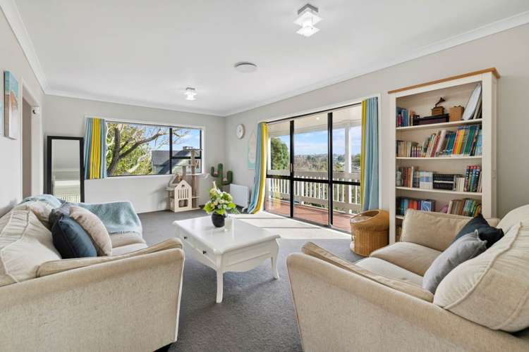 10 Photinia Place Botany Downs_5