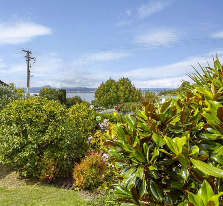 2/8 Kinder Street Acacia Bay_2