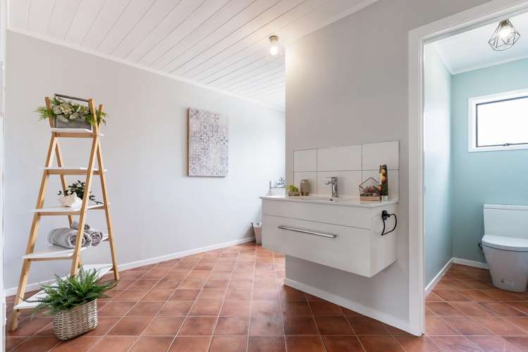 52B Claude Road Hill Park_17