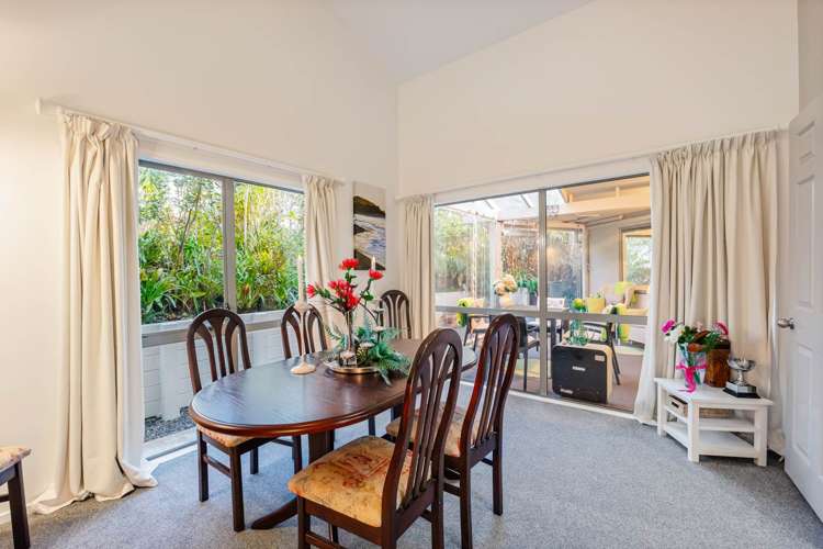 18 Oakford Park Crescent Greenhithe_12