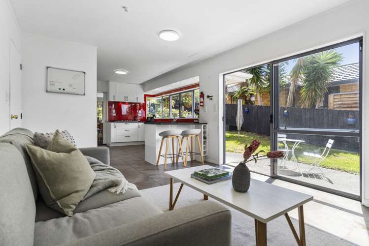 283c Glengarry Road Glen Eden_11