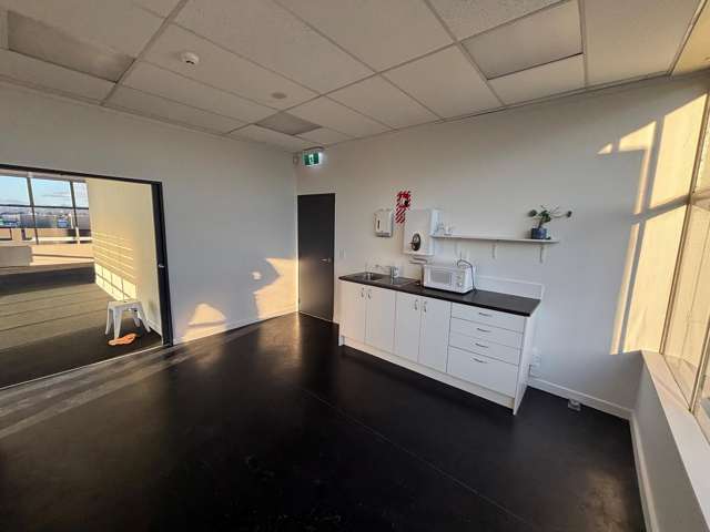 105 High Street Hutt Central_4