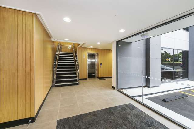 Unit A/2 Harris Road East Tamaki_3