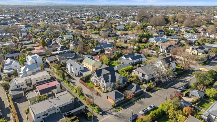 39 Holly Road Merivale_47