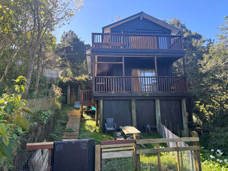 1109 Huia Road Huia_14