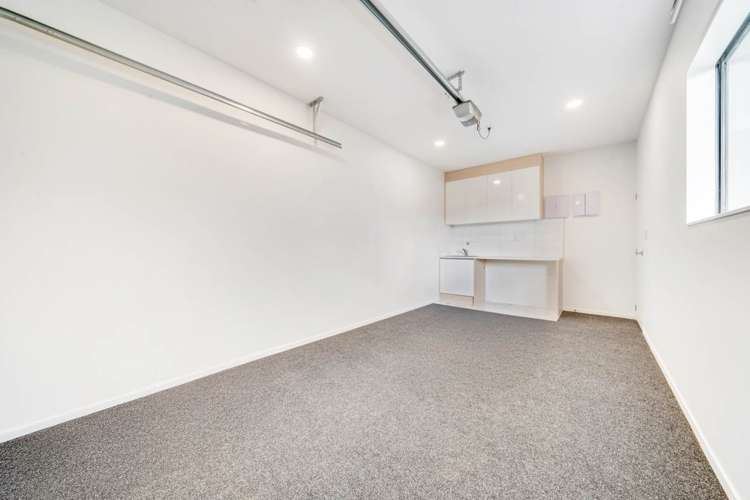 3A Frontier Lane Flat Bush_11