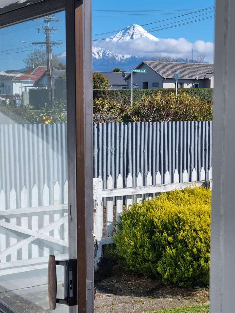 67 Cloten Road Stratford_9