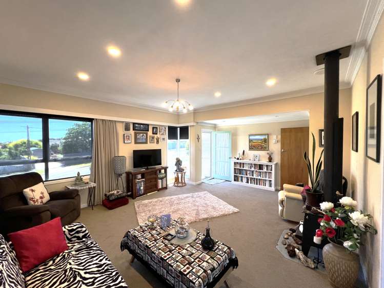 21 Brookes Terrace Waitara_19