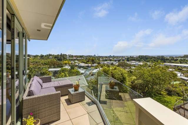 QUITE EASY LIVING & VIEWS TO LOVE!