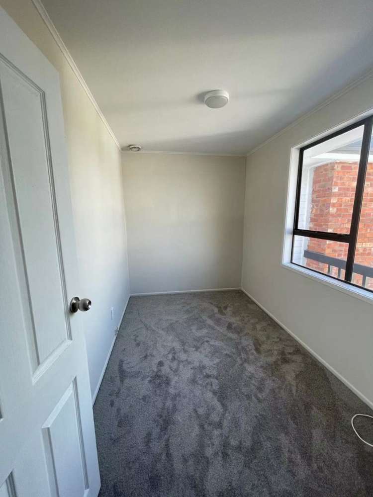 128 Cobham Crescent Kelston_9