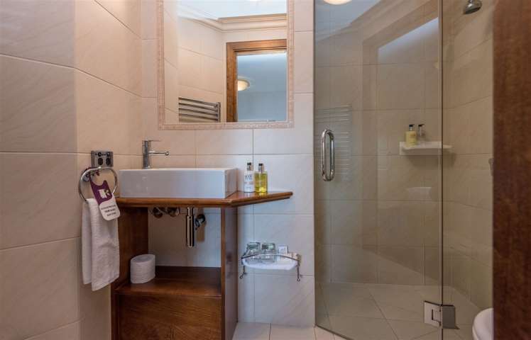 3/7 Quiet Woman Way Monaco_12