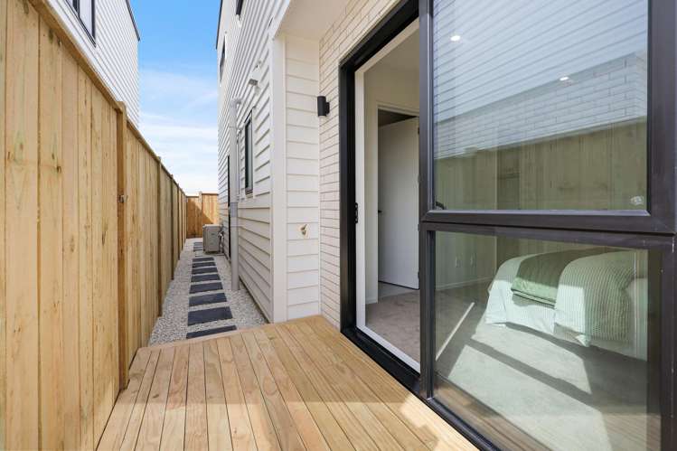 12B Butley Drive Farm Cove_42