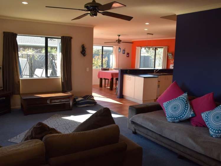 9 Caughley Avenue Otaki Beach_6