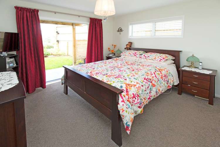 284 Alec Craig Way Gulf Harbour_13