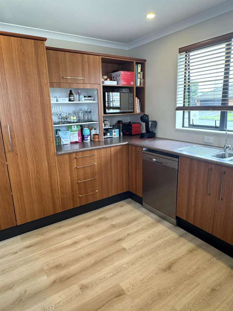 42 Peter Hall Drive Kelvin Grove_13