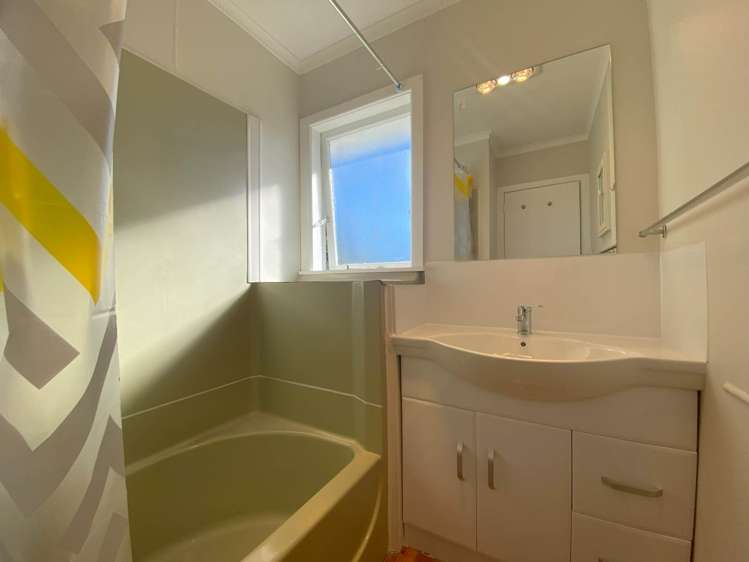 2 Te Kanawa Crescent Henderson_8