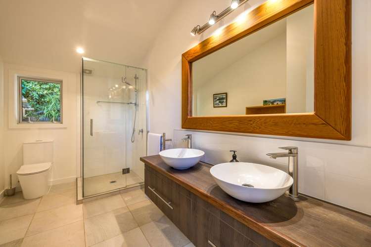 18 Victoria Road North Onetangi_23