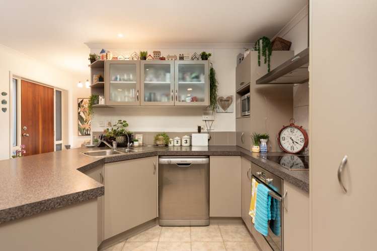 6 Montrose Place Pyes Pa_6