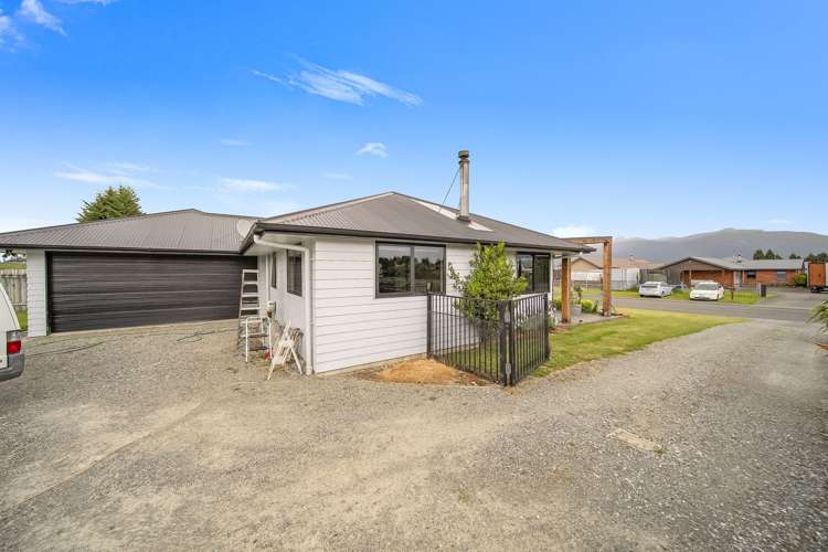 55 Orbell Crescent Te Anau_14