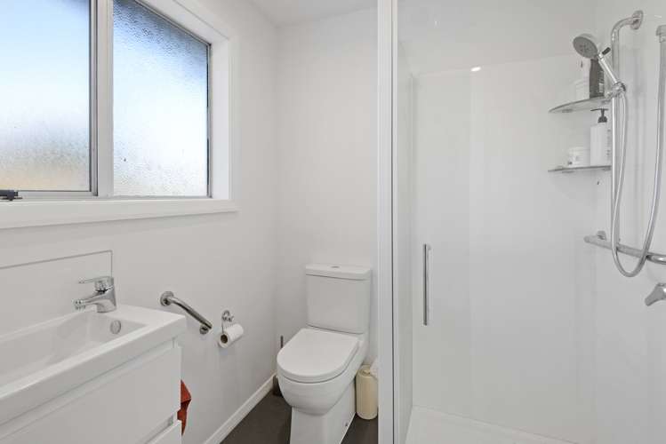 8 Oakhurst Place Russley_11