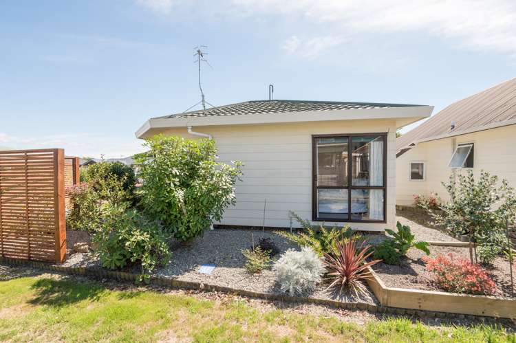 6 Birchwood Grove Richmond_12