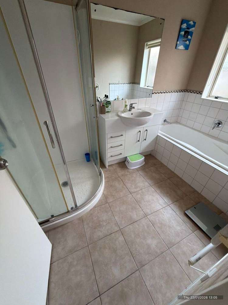 42 Salford Crescent Flat Bush_2