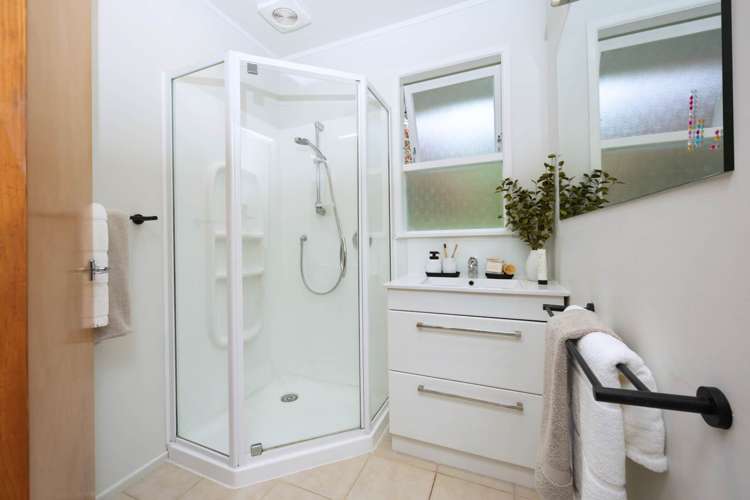 2 Pendlebury Street Green Bay_10