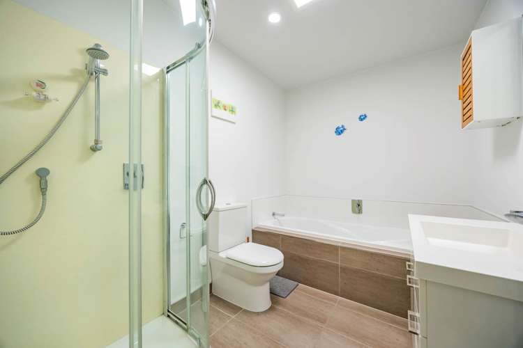 37 Bernard Magnus Lane Greenhithe_16