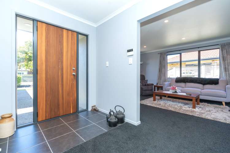 49 Stoneleigh Drive Chartwell_2