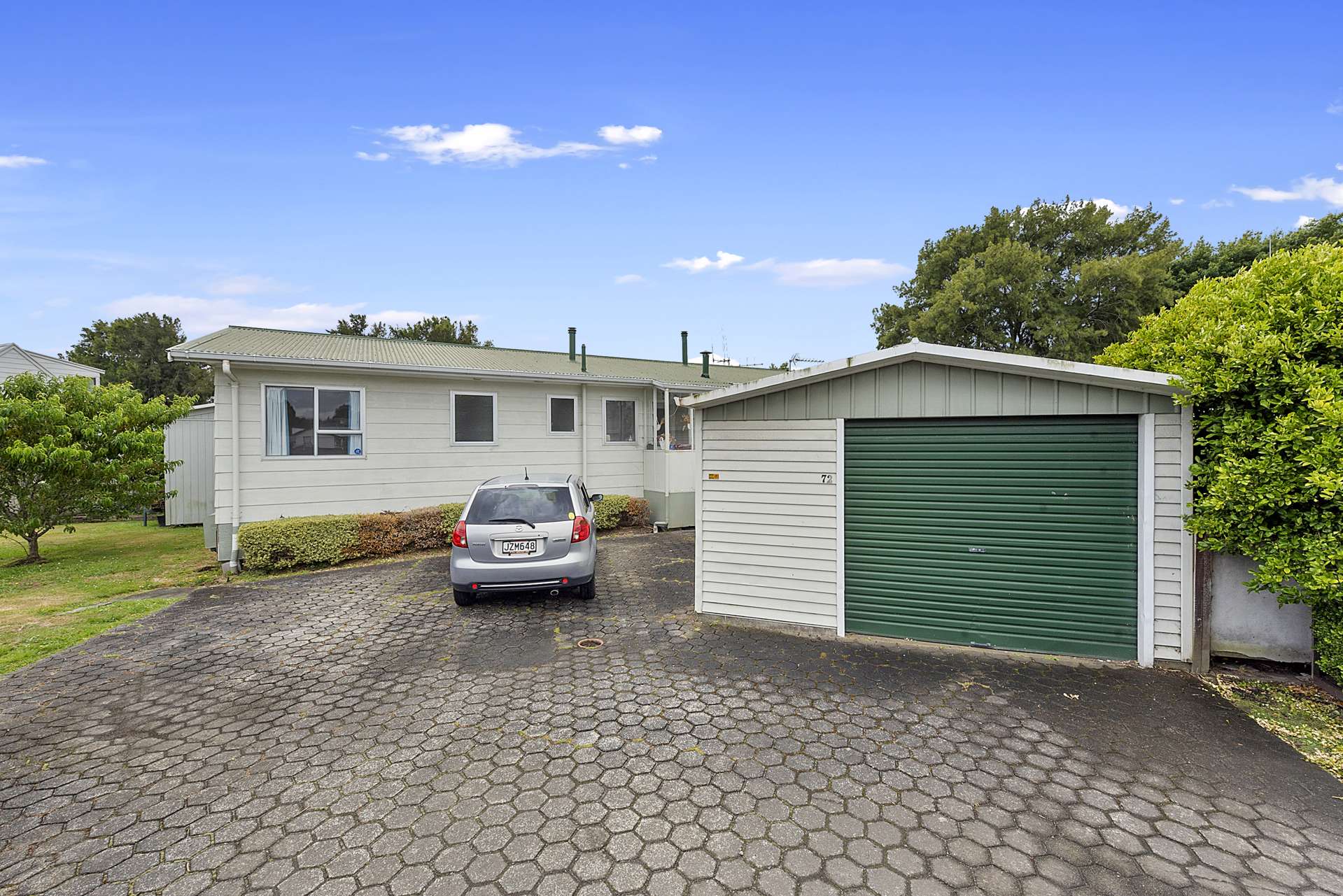 72 Kahikatea Drive Melville_0