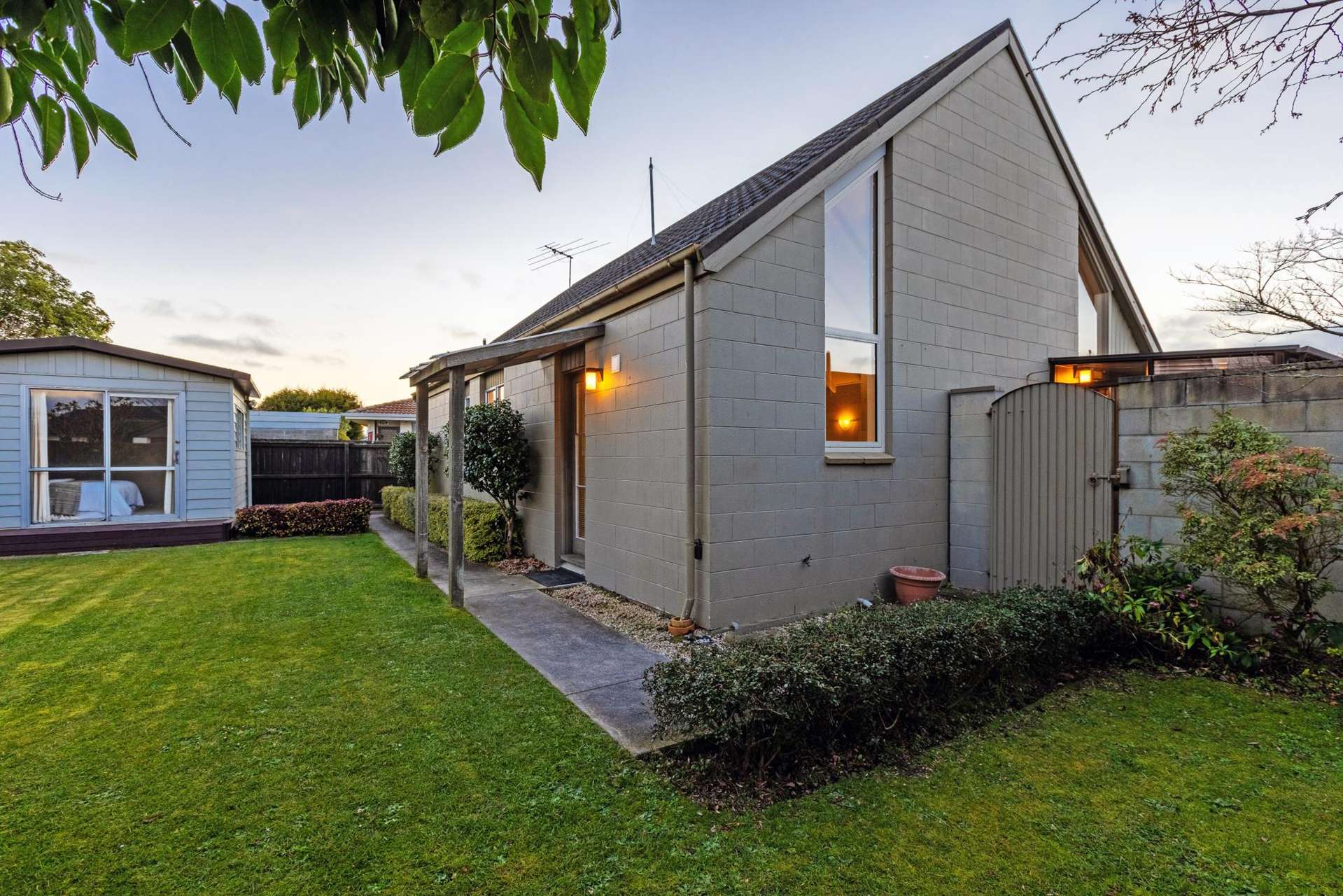 42b Delaware Crescent Russley_0