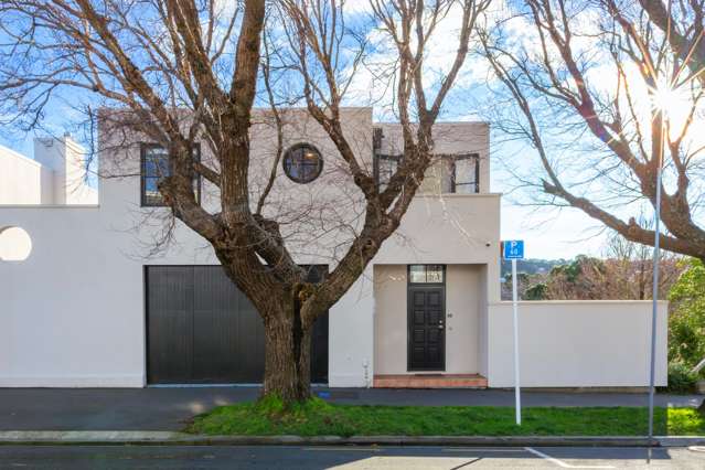 CONVENIENT & SPACIOUS -  CENTRAL KELBURN