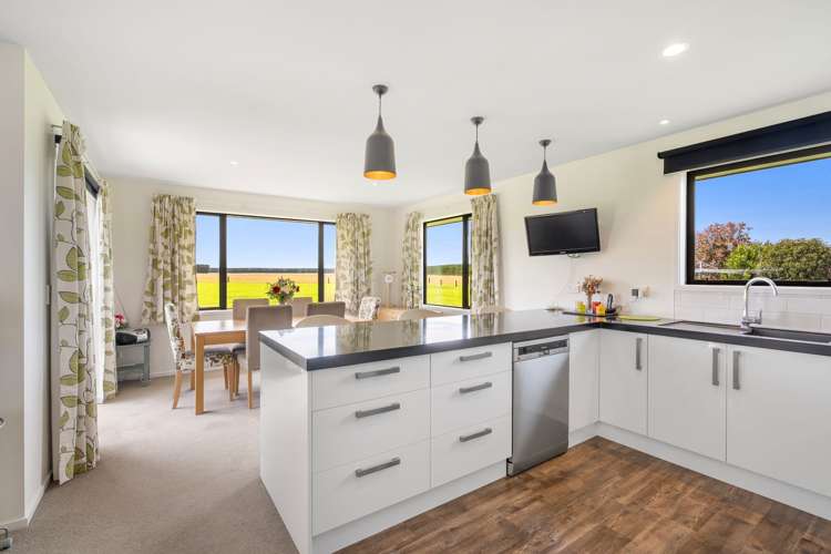 24 Whitcombe place Darfield_7