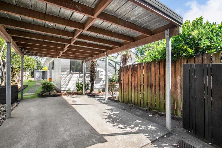 2/12 Palmers Road Clendon Park_8