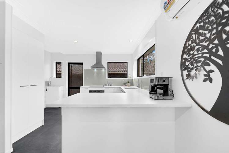 2/1 Claude Brookes Drive_4