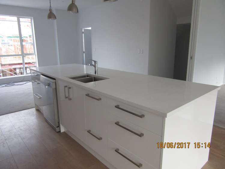 17 Watermill Lane Silverdale_3