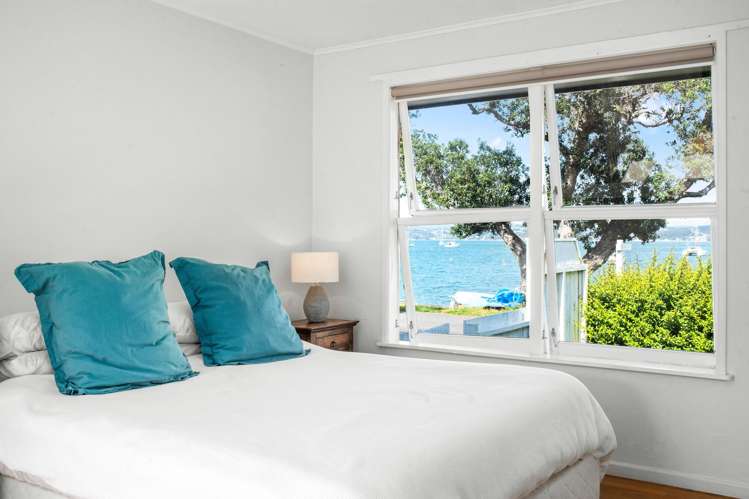 49 The Strand Russell_14