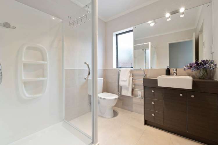 8 Oakhurst Avenue Flat Bush_8