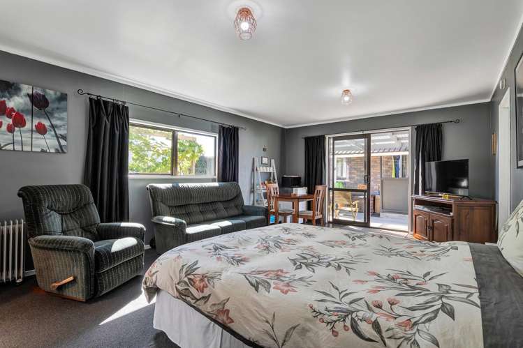 15 Brecon Road Stratford_18