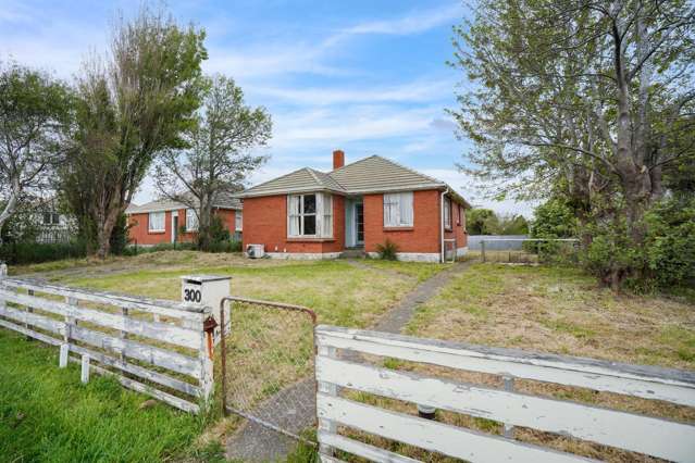 300 Conyers Street Strathern_1