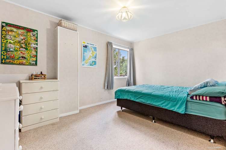 25 Taitua Drive Te Atatu South_14