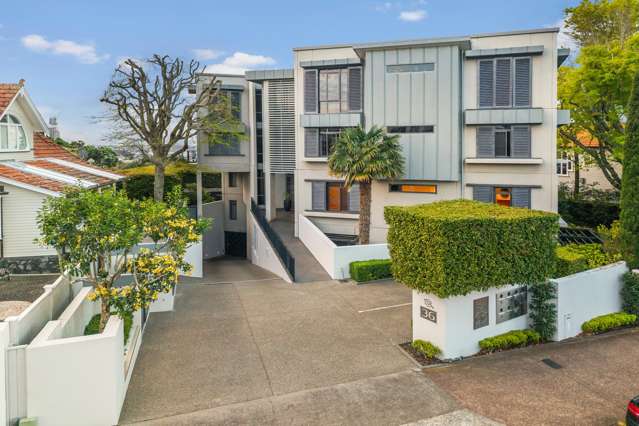 EFFORTLESS LIVING ON ONE LEVEL AND PET FRIENDLY