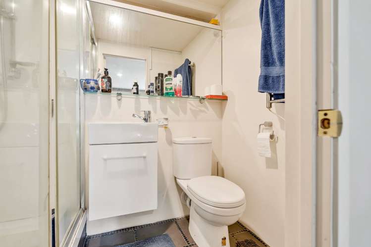 8/22a Willcott Street Mount Albert_11