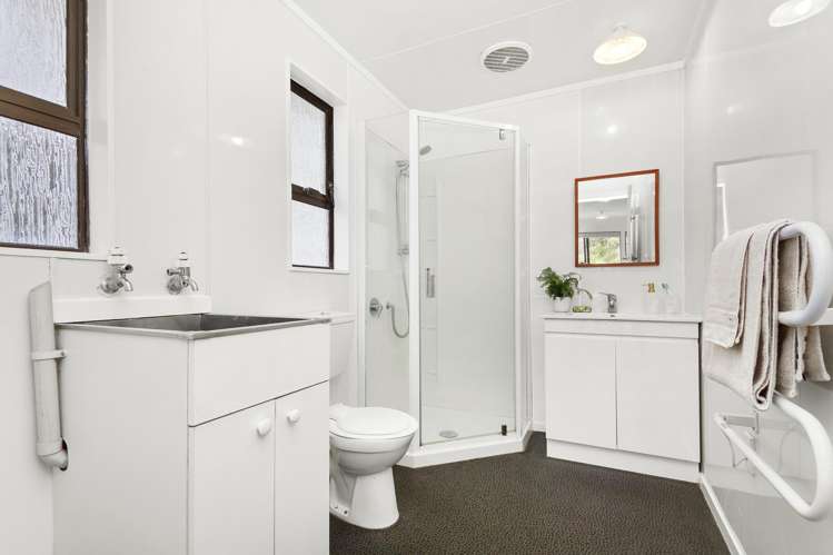 55A Collins Avenue Tawa_13